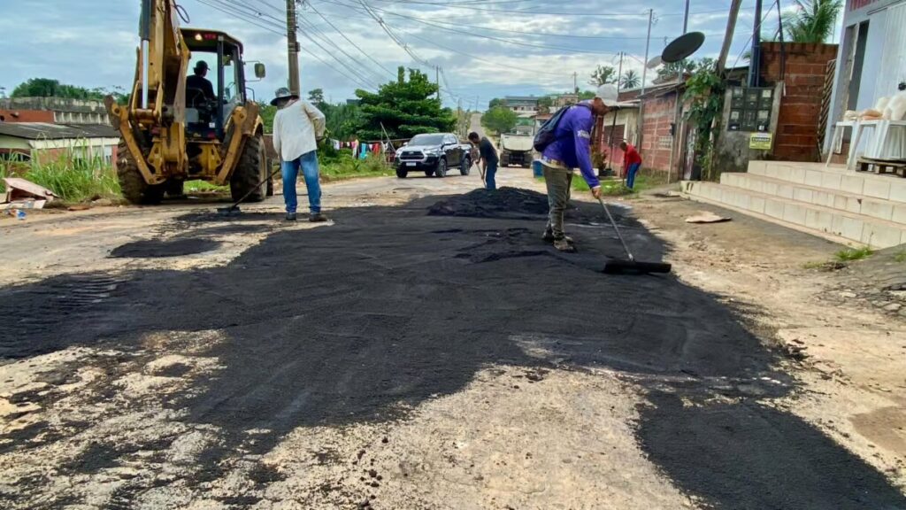 Cruzeiro do Sul utiliza 44 toneladas de asfalto na operação tapa buracos nesta quarta-feira