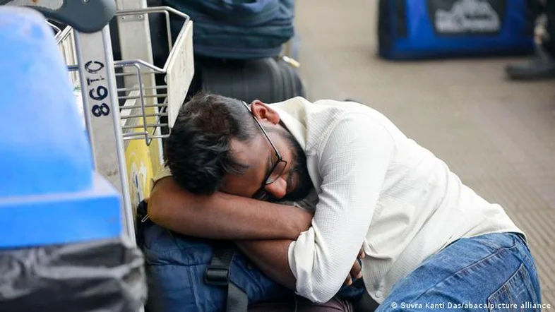 Guerra no Irã deixa milhares presos no Oriente Médio