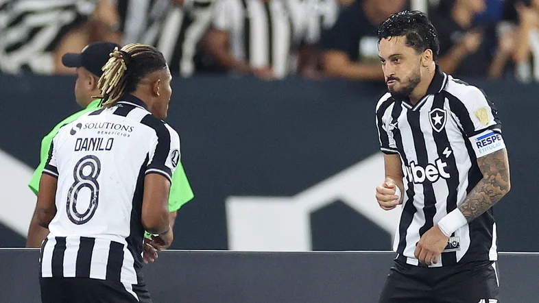 Em Guayaquil, Botafogo inicia disputa por vaga na fase de grupos da Libertadores