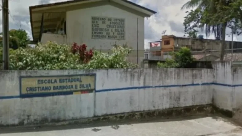 Aluno esfaqueia três meninas dentro de escola em Pernambuco