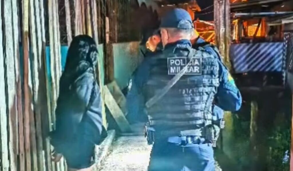 Adolescente é detida vendendo drogas em Cruzeiro do Sul