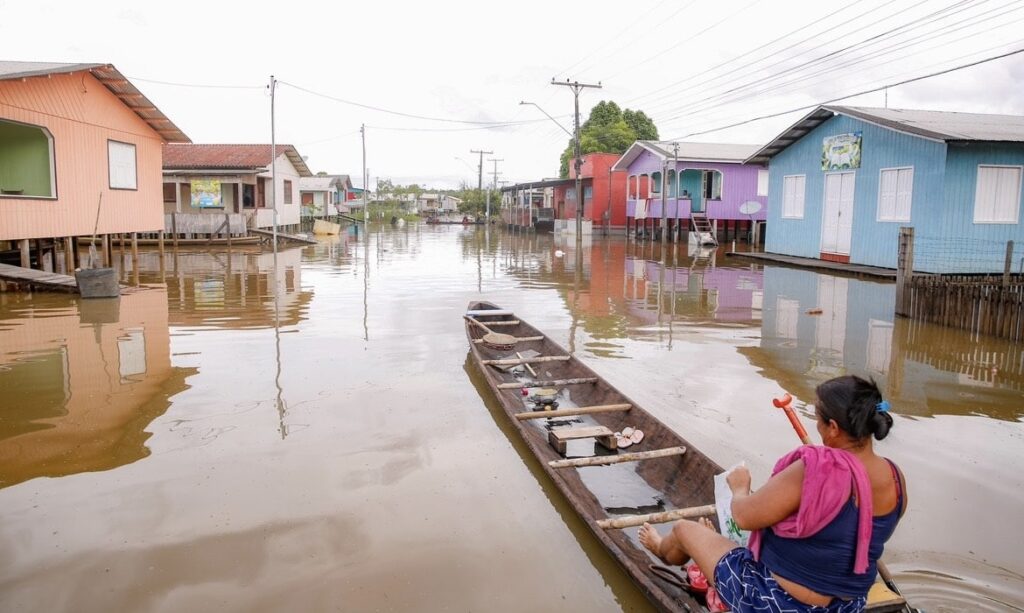 Rio Juruá já alcança mais de 6 mil pessoas em 26 bairros, comunidades rurais e vilas de Cruzeiro do Sul