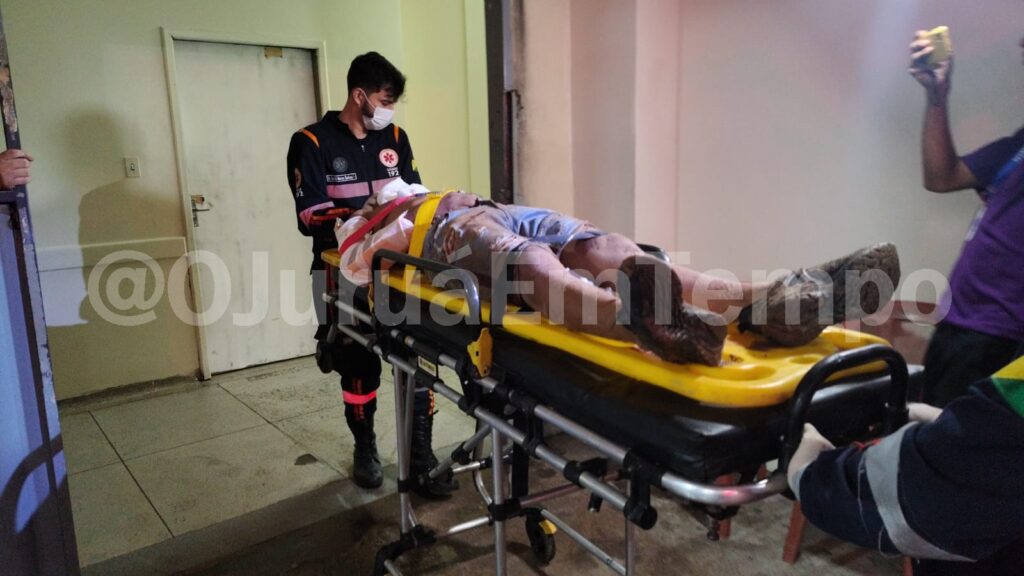 Socorrista do Samu quase é atropelado durante atendimento a vítimas de acidente de moto no AC