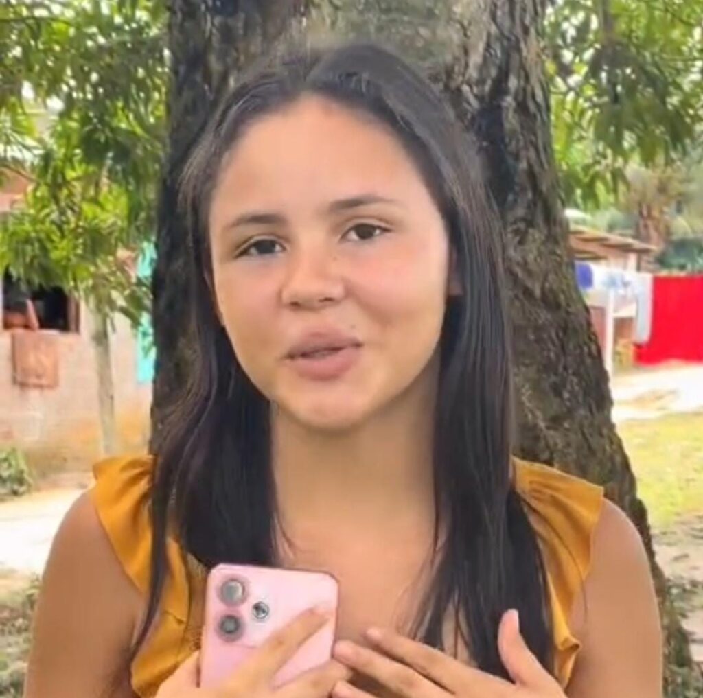 Jovem de Rodrigues Alves ganha destaque nas redes sociais mostrando seu talento com a música