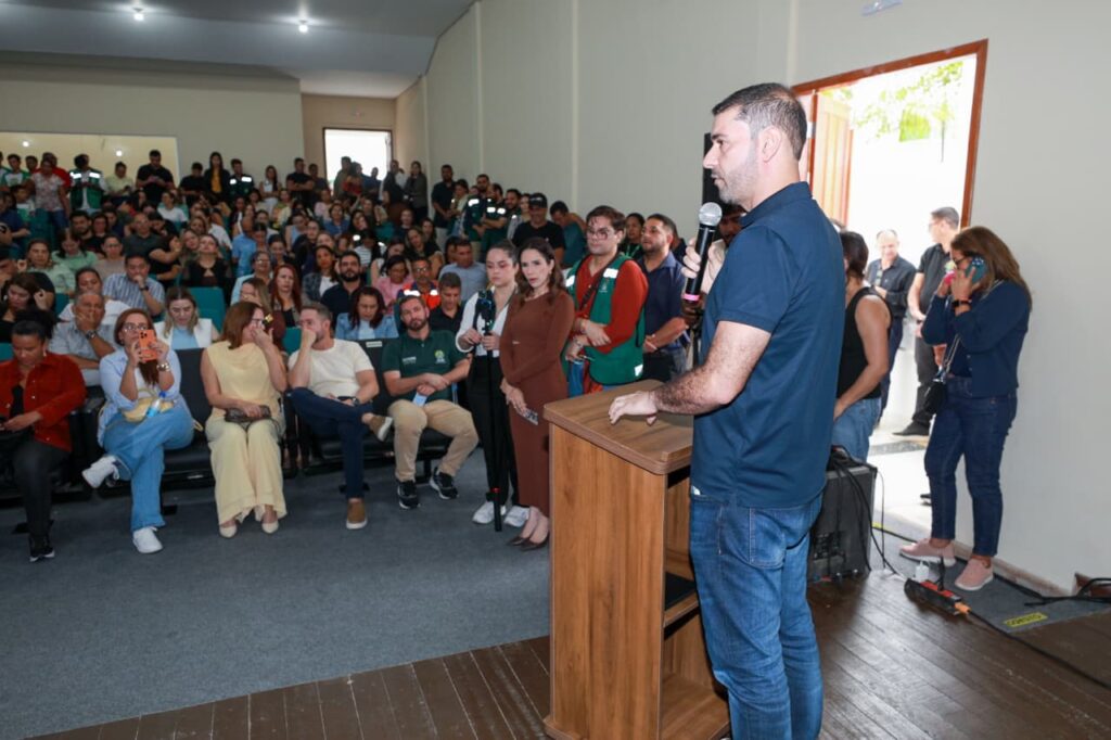 Nicolau Júnior destaca criação da Faculdade Estadual do Acre como avanço histórico para a educação