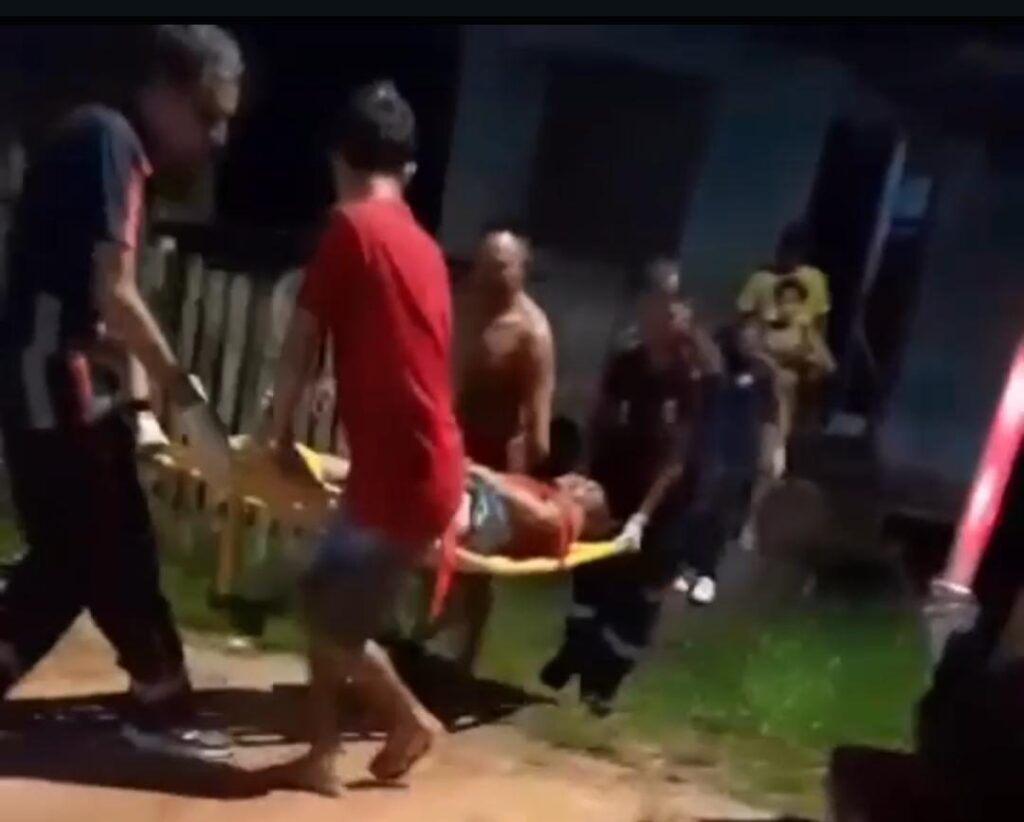 Mulher fica em estado grave após ser esfaqueada pelo companheiro no interior do Acre; veja vídeo