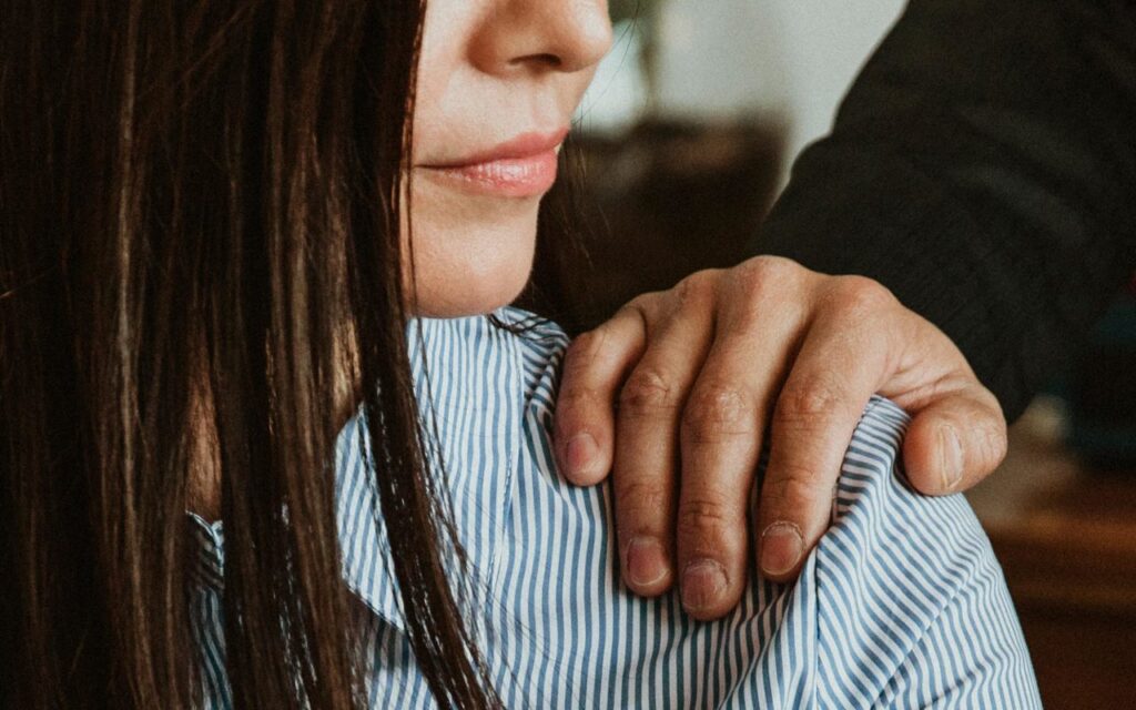 Diretor de escola de Marechal Thaumaturgo é preso por assédio sexual contra aluna