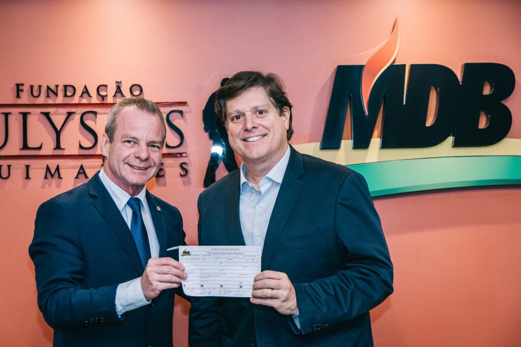 Pedro Longo se filia ao MDB em Brasília e recebe as boas-vindas de Baleia Rossi