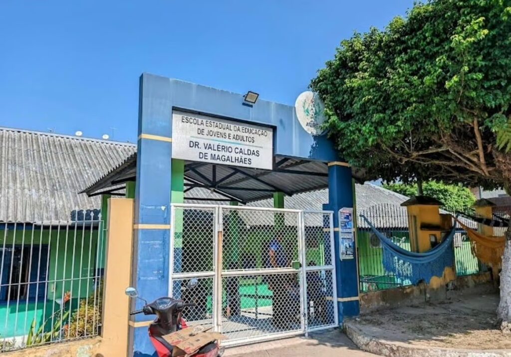 Aluna ameaça esfaquear funcionária de escola e acaba presa em Cruzeiro do Sul