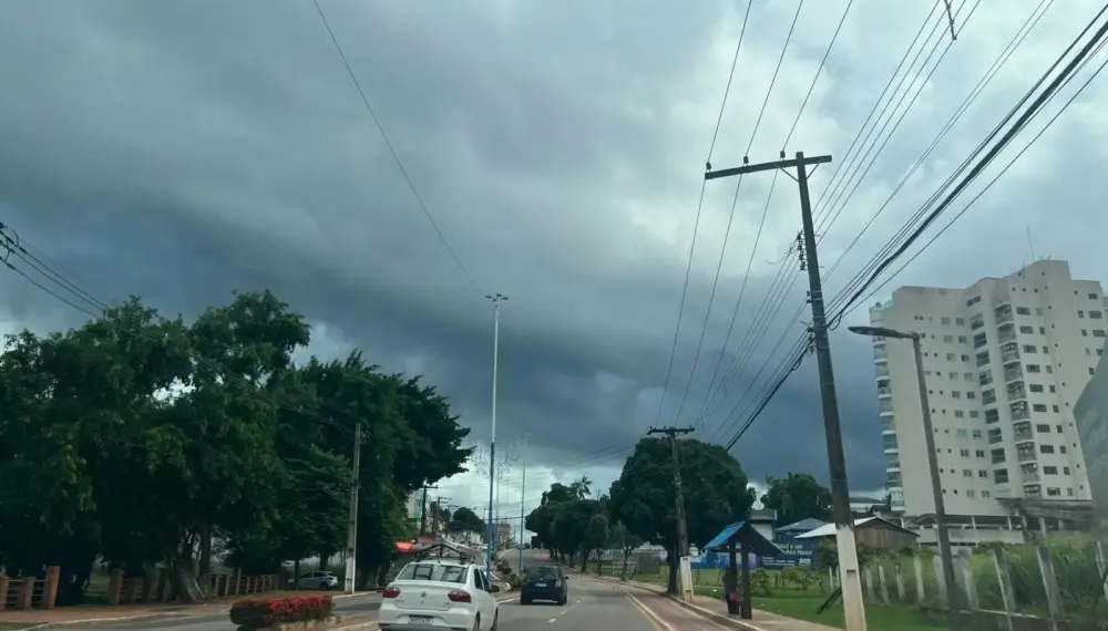 Alerta de chuvas intensas no Acre prevê ventos de até 60 km/h e risco de alagamentos nesta sexta