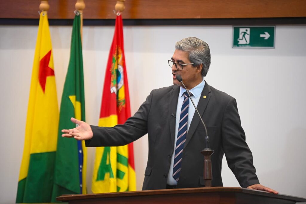 Edvaldo Magalhães diz que vácuo no comando da Secretaria de Saúde pode custar vidas e reforça: “não pode esperar”