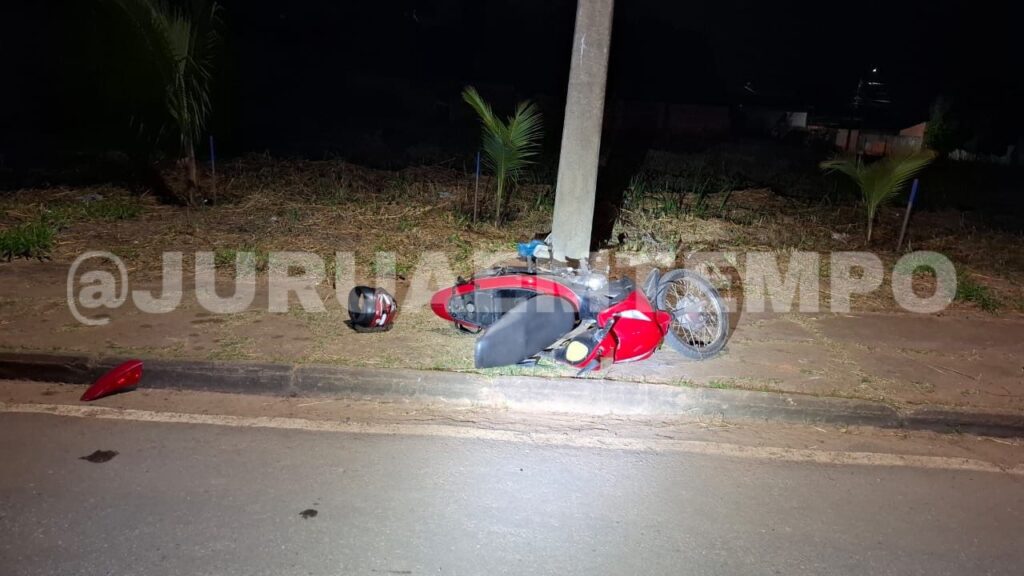 Motociclista fica em estado grave após perder controle de moto
