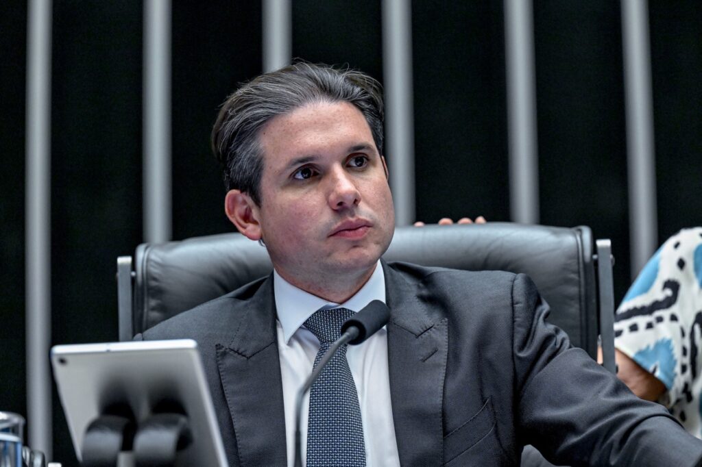 Motta diz que transição para fim da 6×1 será finalizada em 1 ano