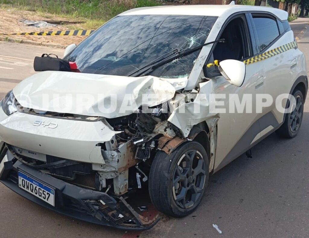 Grave acidente entre moto e carro deixa casal ferido em avenida de Rio Branco