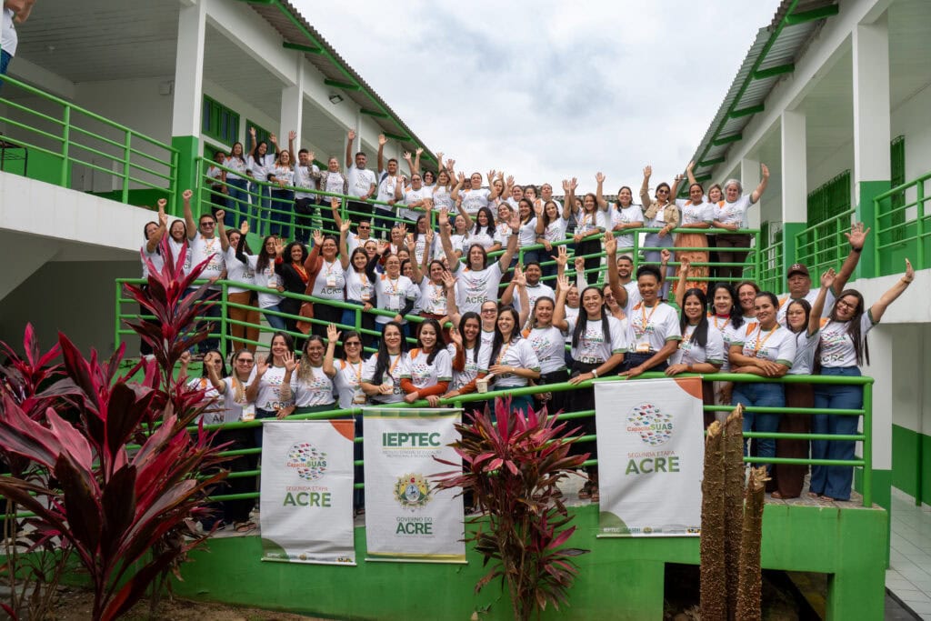 Cursos de qualificação em assistência social formam profissionais de 7 municípios acreanos em Cruzeiro do Sul