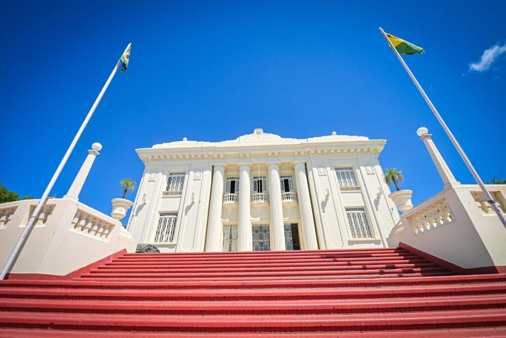 Governo cria novas regras para controle de gastos públicos e contratos