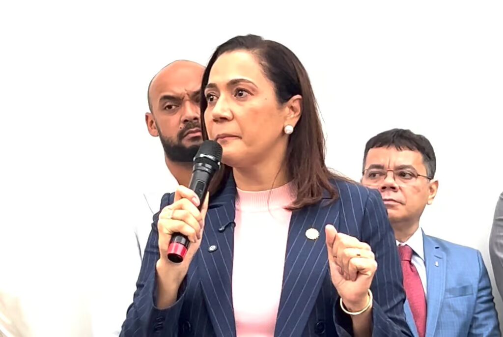 Governadora Mailza chora ao relembrar ataque no ISJ e faz cobrança: “culpa é de todos nós”