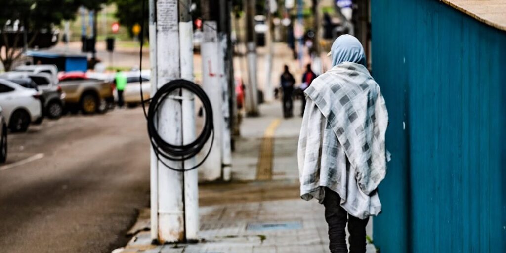 Friagem avança no Acre e faz temperaturas caírem para até 16ºC nesta terça-feira (19)