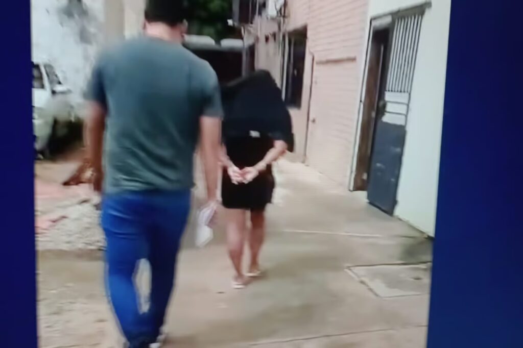 Foragida há 17 anos por atear fogo na casa do pai é presa em Rio Branco