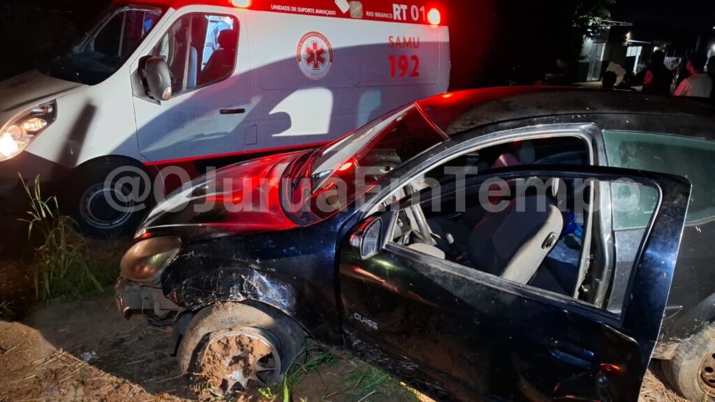 Motorista foge após atropelar jovem e invadir calçada em Rio Branco