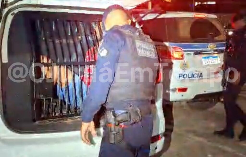 Força Tática prende suspeito e apreende menores com drogas e escopeta