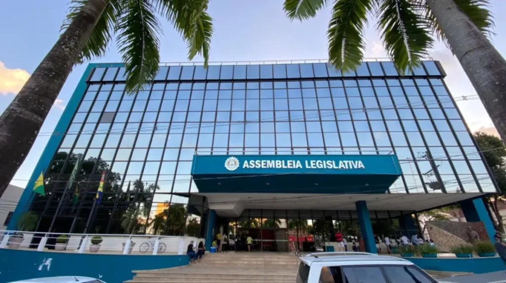 Assembleia Legislativa altera tabela salarial de servidores efetivos