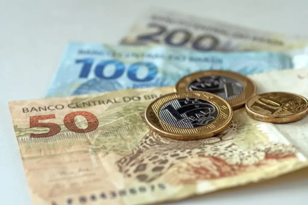 Família acreana precisa de R$ 2,4 mil por mês para comprar itens básicos, aponta pesquisa