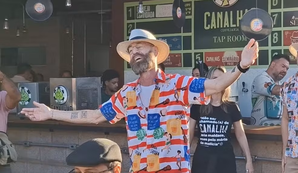‘Hoje é meu velório’: homem com câncer terminal celebra despedida com chope, roda de samba e risadas