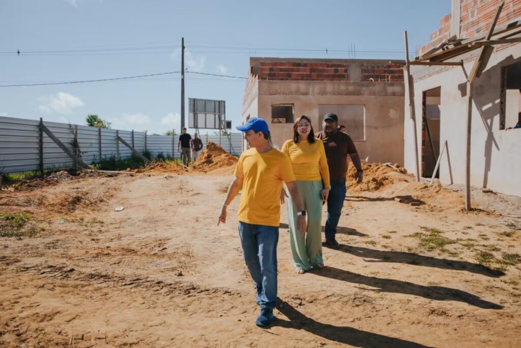 Prefeito Zequinha Lima vistoria obras do CAPS AD e do Centro do Idoso em Cruzeiro do Sul