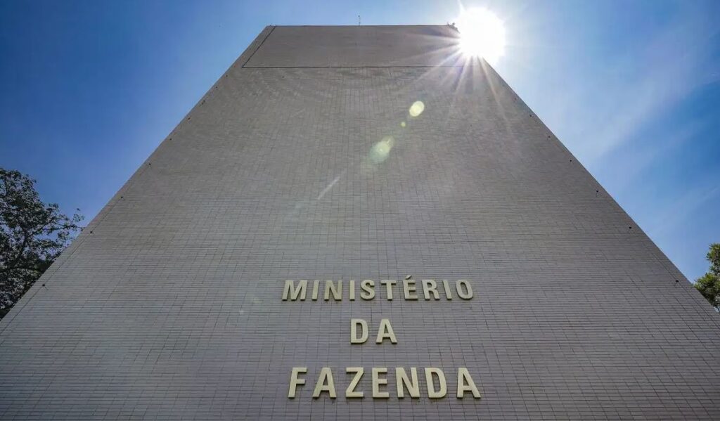 Governo bloqueia R$ 22,1 bilhões do Orçamento de 2026