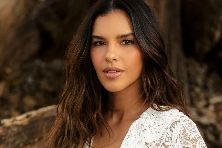 Casada com milionário, Mariana Rios vende curso de R$ 300 para atrair prosperidade