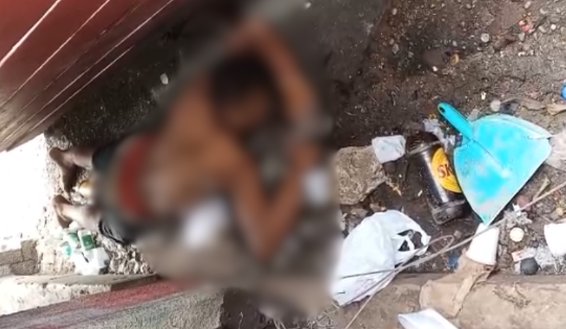 Brutalidade! Homem é achado morto e jogado no meio de lixo; veja vídeo