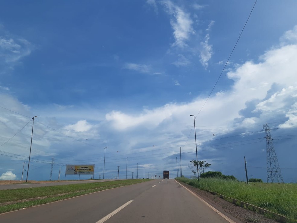 Sol, baixa chance de chuva e máxima de 33ºC marcam esta terça-feira (26) no Acre