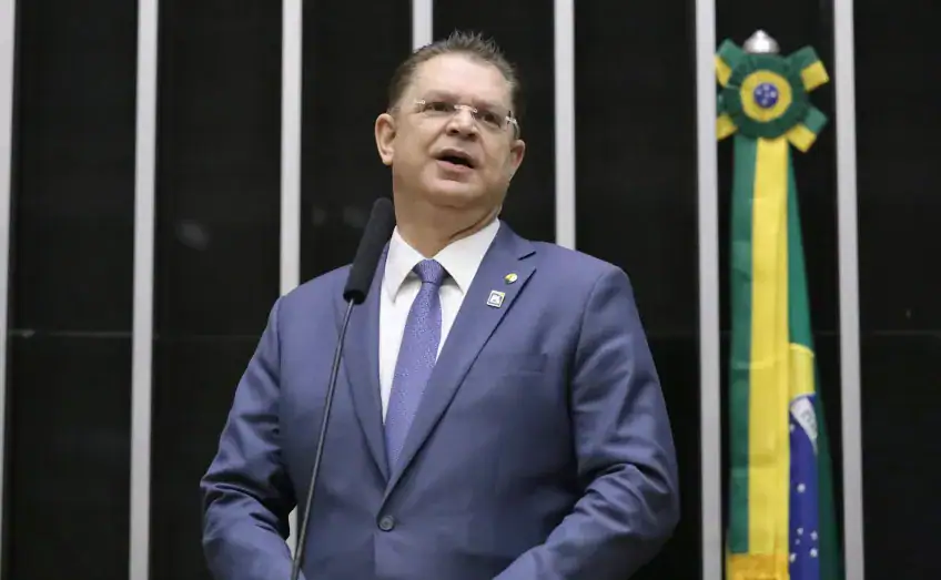Líder do PL diz que partido votará fim da 6×1 e pedirá escala 4×3