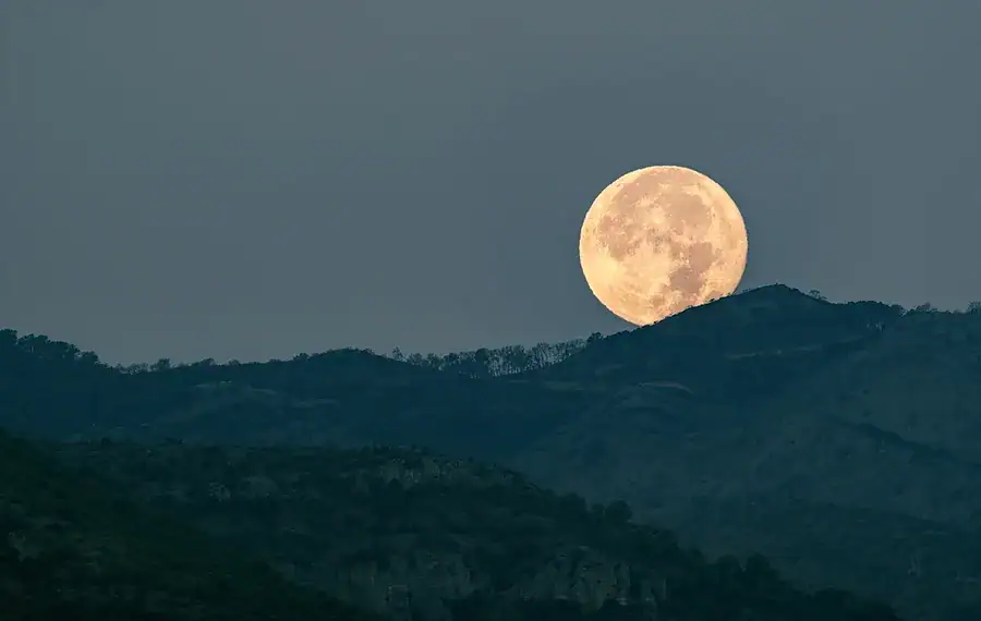 Lua Azul: saiba como observar o fenômeno que provoca “lua cheia dupla”