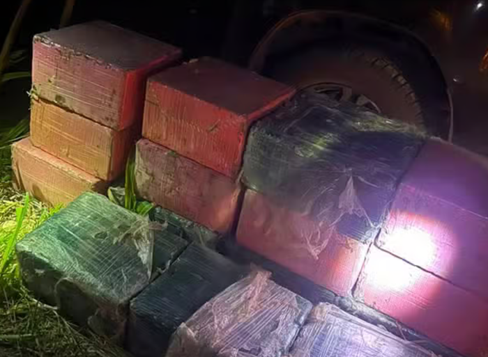 Força-tarefa apreende quase 500 kg de cocaína enterrados e prende dois suspeitos