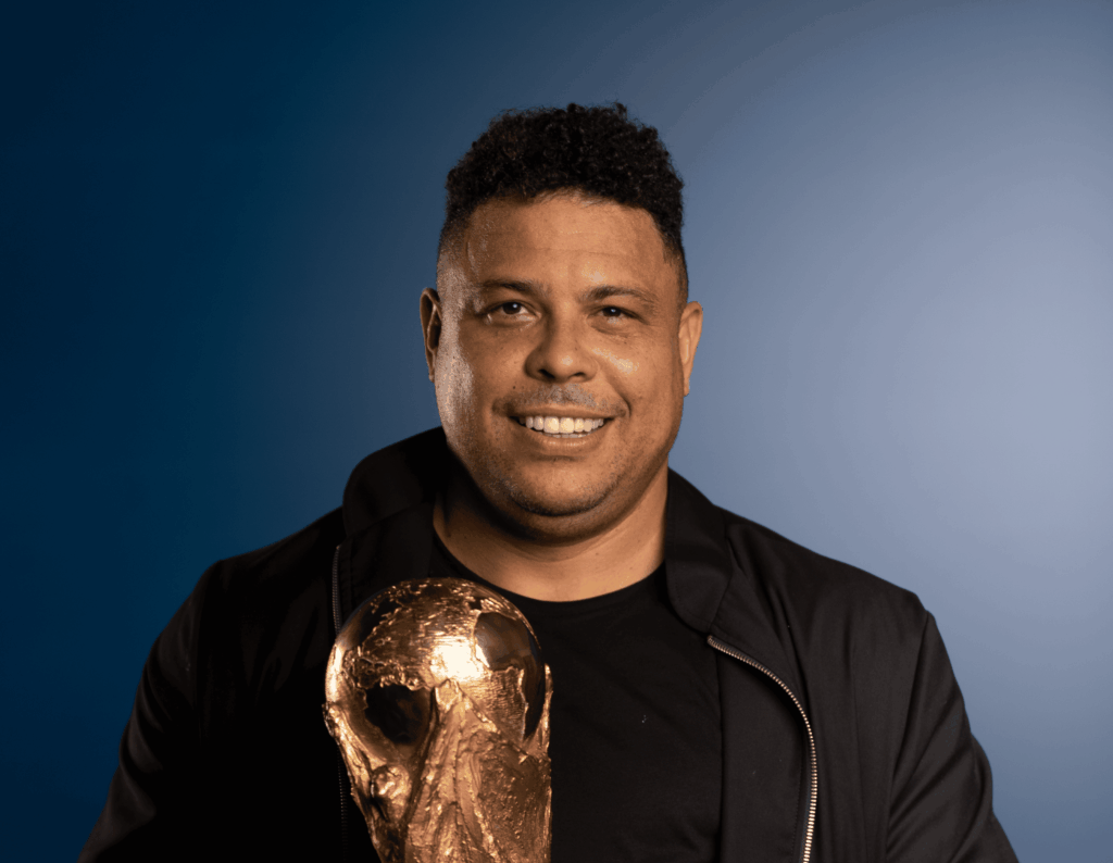 Ronaldo crava Messi como melhor jogador da história: ‘Mundo deve aceitar’