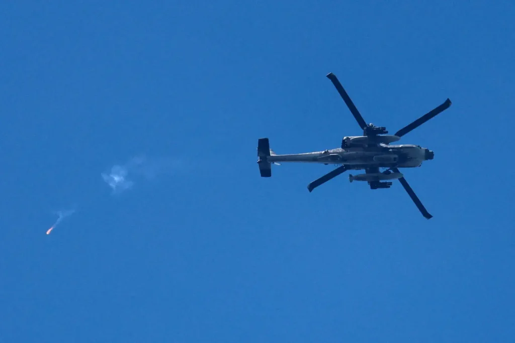 Israel alerta para intrusão de aérea hostil em meio à troca de ataques com Hezbollah