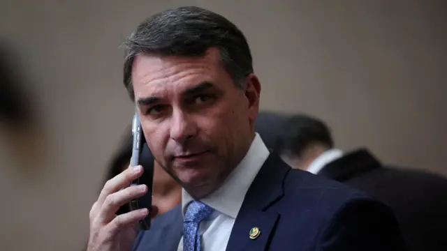 Após caso Vorcaro afastar aliados, Flávio vê direita ‘de volta’ com medida dos EUA contra facções