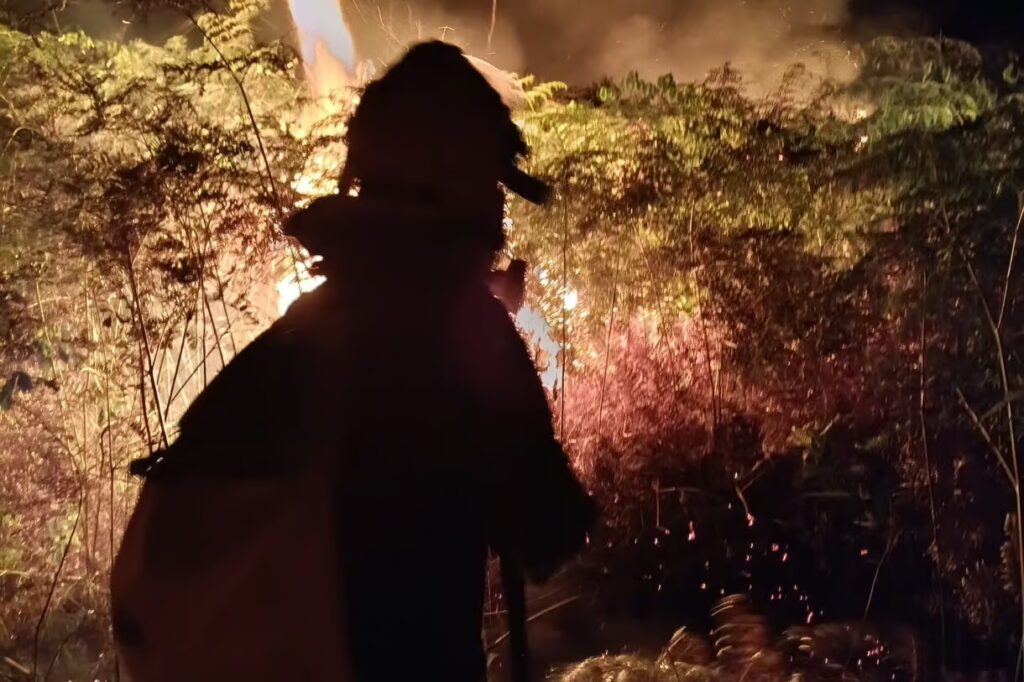 Corpo de Bombeiros diz que incêndio próximo a Aeroporto de Cruzeiro do Sul foi ato de vandalismo