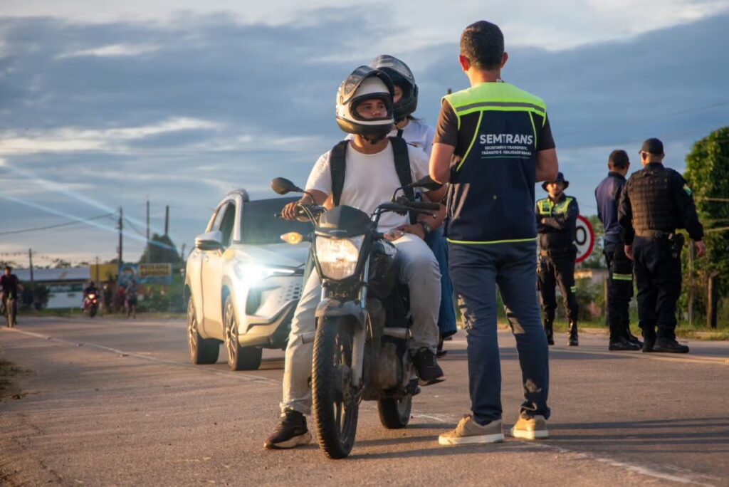 Órgãos de segurança no trânsito e Prefeitura realizam Blitz educativa na Variante de Cruzeiro do Sul