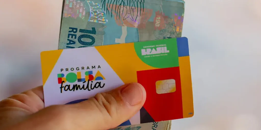 Bolsa Família: AC tem o 3º maior valor médio do país e benefício chega a R$ 886 em município