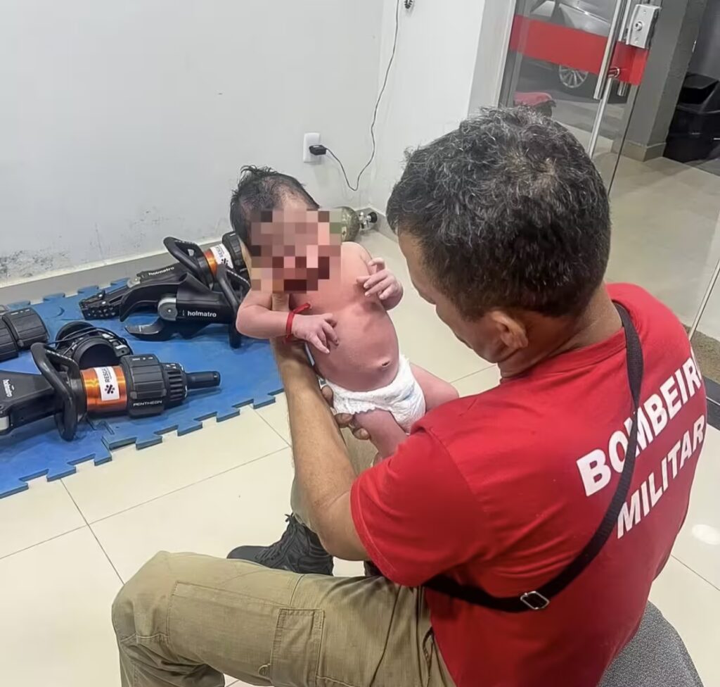 Bombeiros salvam recém-nascido engasgado durante amamentação em Cruzeiro do Sul