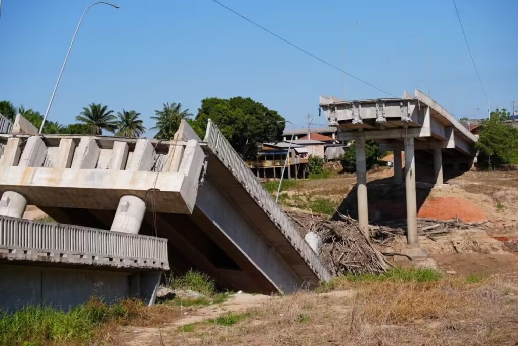 Ponte que caiu em Sena estava interditada e sinalizada, reafirma Deracre