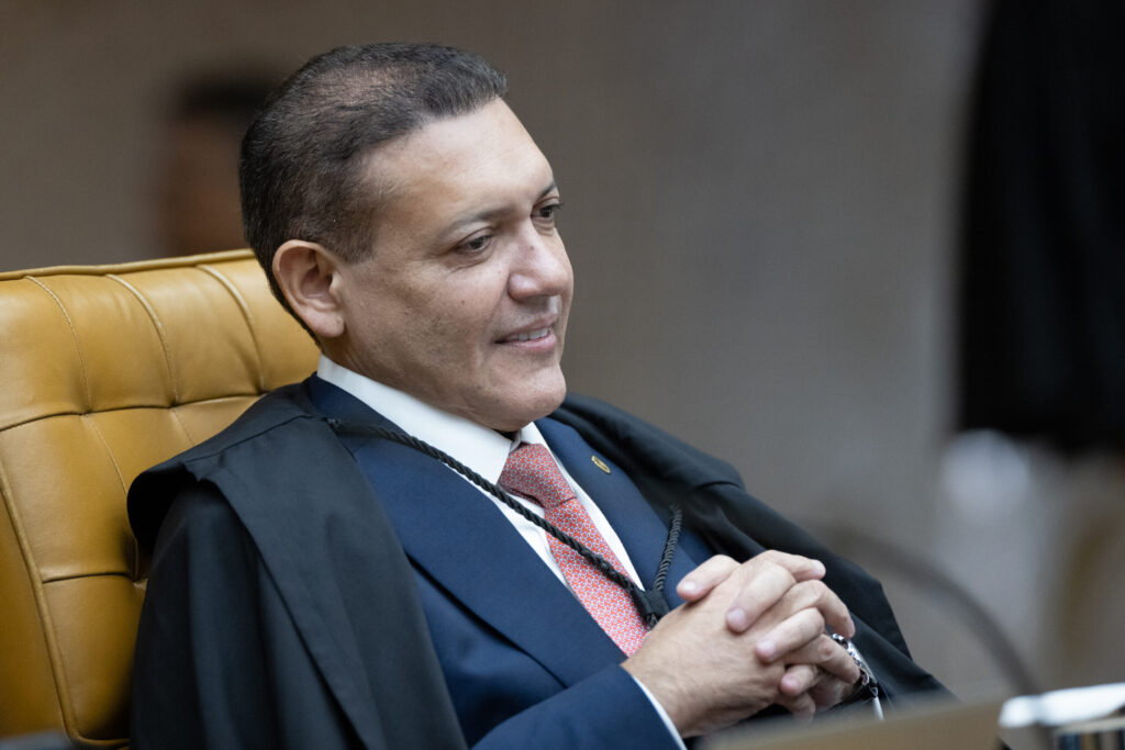 Nunes Marques suspende pesquisa eleitoral que revelou queda de Flávio