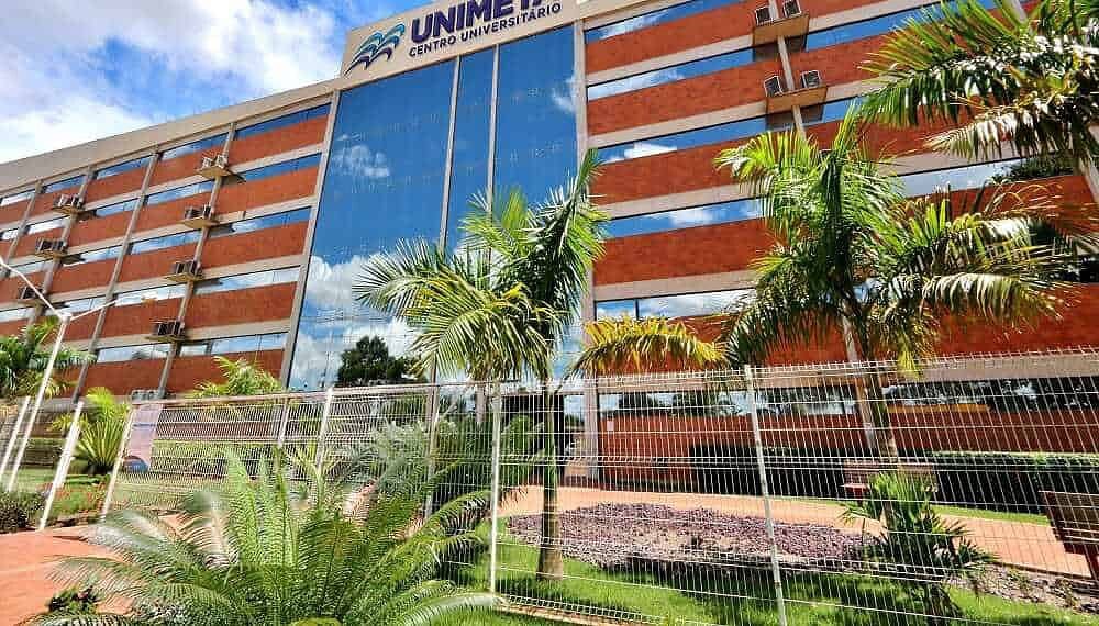 Faculdade vira alvo de ação do MPAC após denúncias sobre contratação de empresa para formaturas