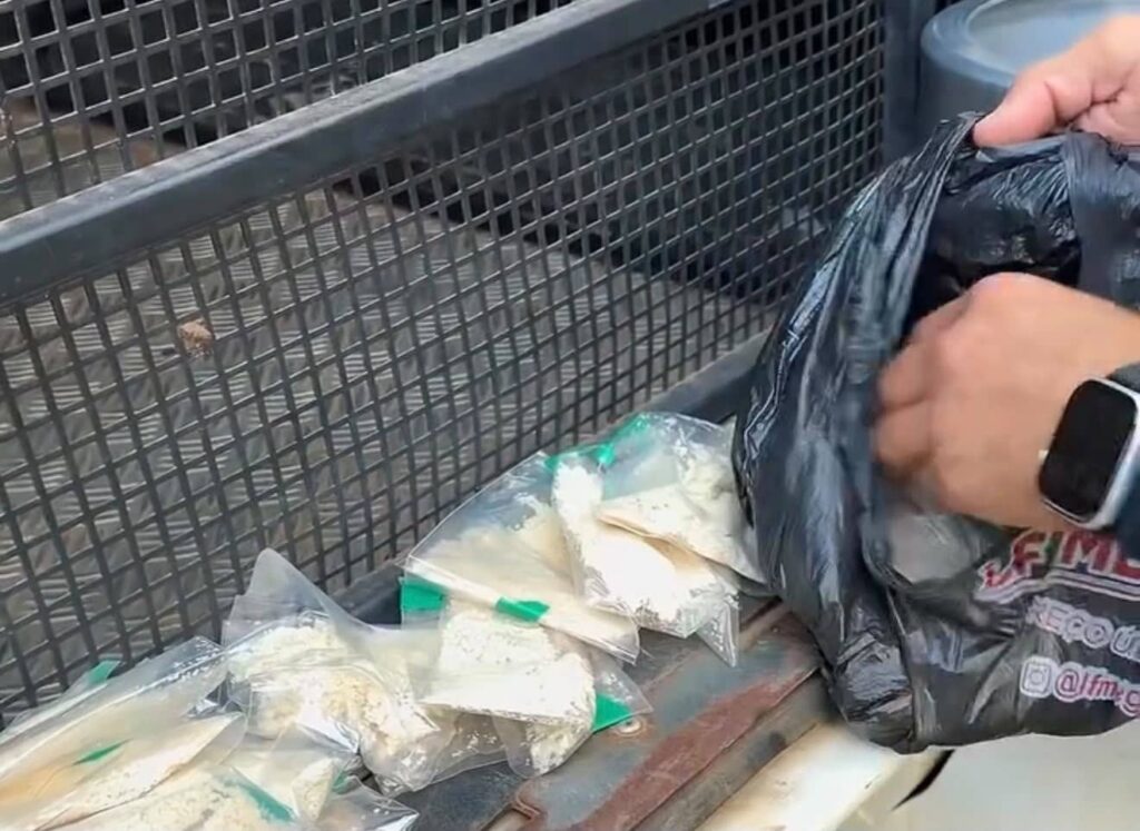 Mulher é presa com drogas escondidas em panela de pressão durante fiscalização na BR-364