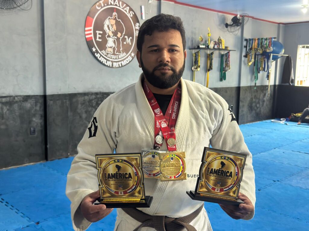 Atletas de Cruzeiro do Sul brilham e conquistam 7 medalhas de ouro em competição de Jiu-Jitsu em Manaus