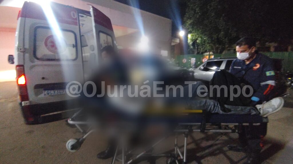Jovem reage a assalto e é ferido com golpe de faca durante tentativa de latrocínio