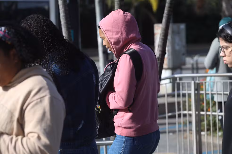 Prepare o agasalho! Onda de frio polar chega ao Acre neste sábado com chuva, ventania e mínima de 17°C